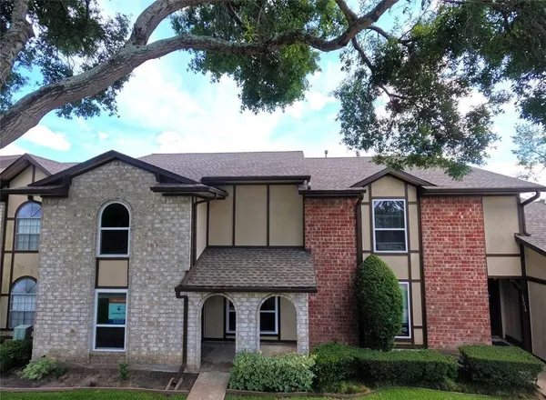$2,000 | 11712 South Kirkwood Road, Houston, TX 77477