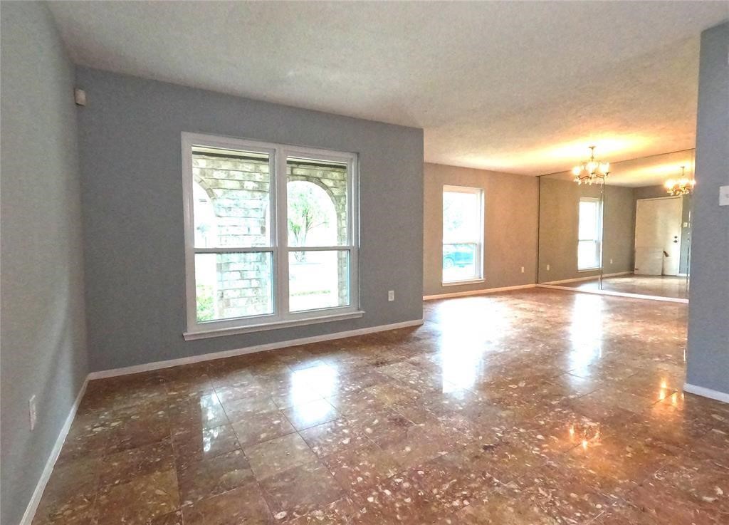 11712 South Kirkwood Road Houston, TX 77477 - Photo 14 of 30 Formal Sitting