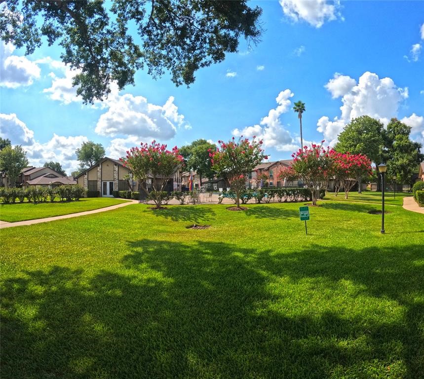 11712 South Kirkwood Road Houston, TX 77477 - Photo 30 of 30 Wonderfully landscaped Common areas