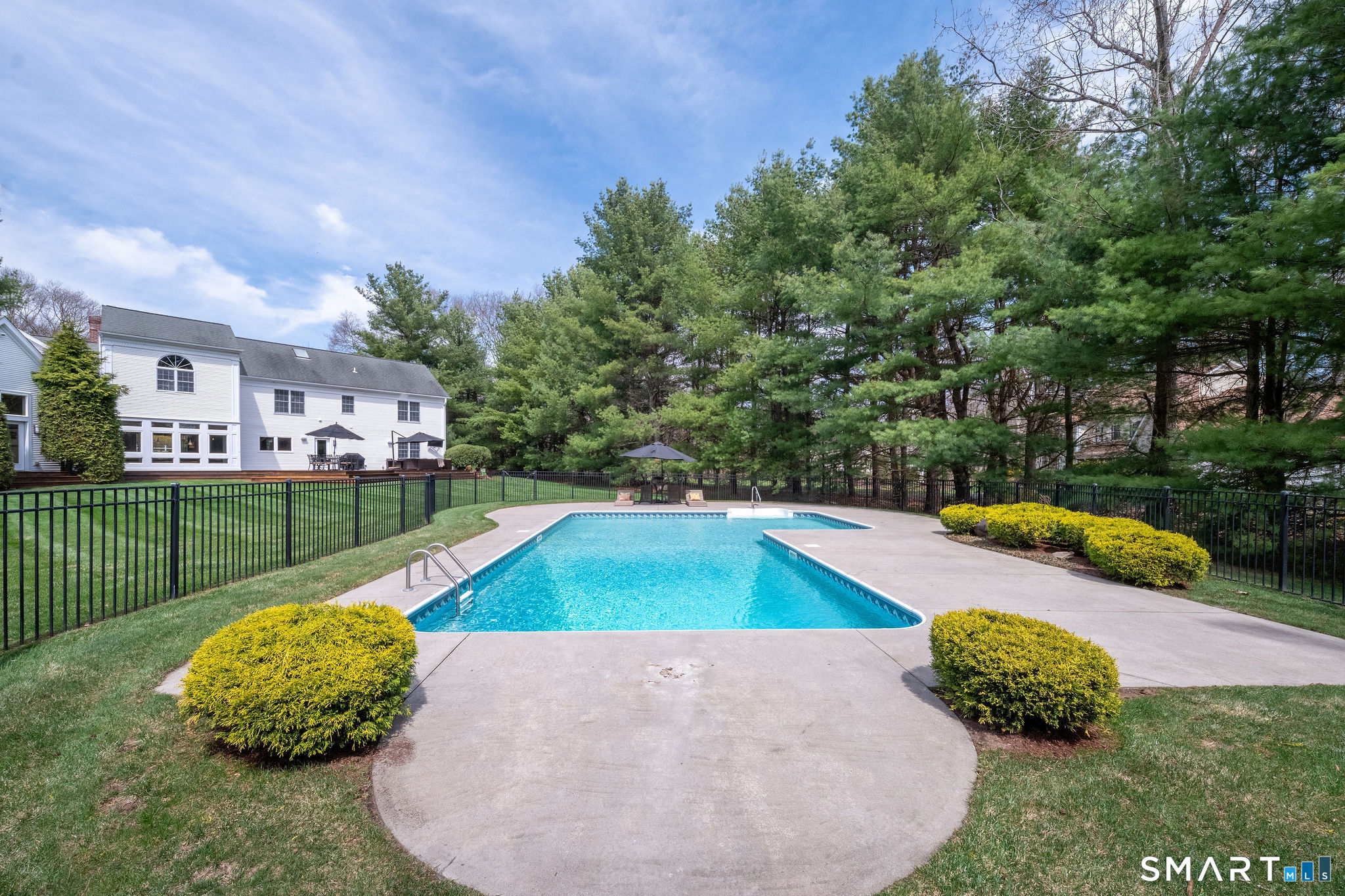 34 Beekman Place Madison, CT 06443 - Photo 3 of 40