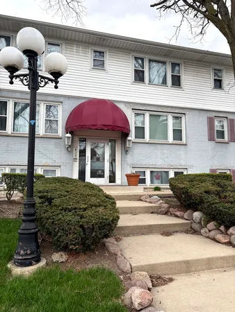 $150,000 | 9507 Kelvin Lane, Unit 2331, Schiller Park, IL 60176