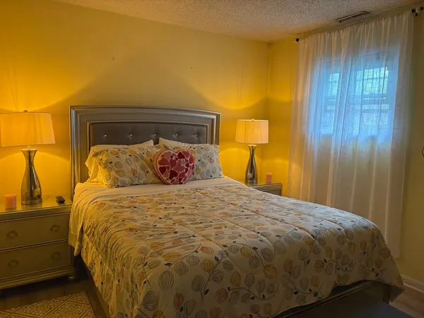 $150,000 | 9507 Kelvin Lane, Unit 2331, Schiller Park, IL 60176