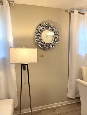 $150,000 | 9507 Kelvin Lane, Unit 2331, Schiller Park, IL 60176