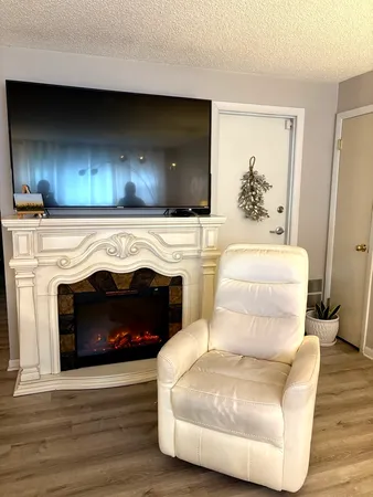 $150,000 | 9507 Kelvin Lane, Unit 2331, Schiller Park, IL 60176