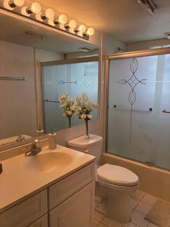 $150,000 | 9507 Kelvin Lane, Unit 2331, Schiller Park, IL 60176