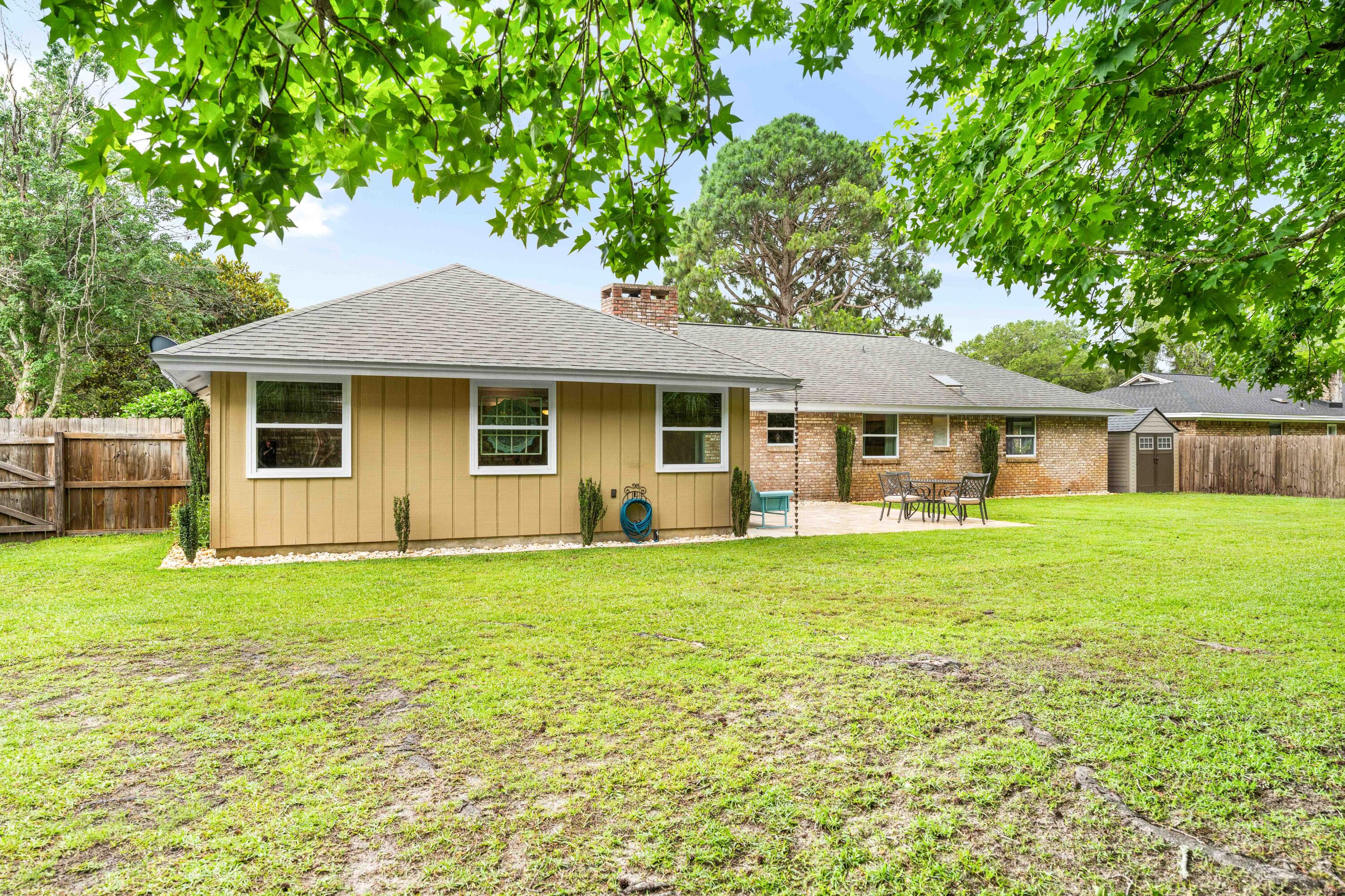 69 Country Club Road Shalimar, FL 32579 - Photo 49 of 53 69 Country Club-52