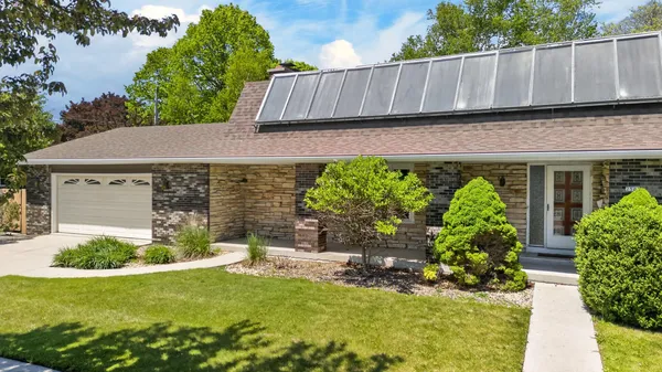 $274,900 | 2506 Geele Avenue, Sheboygan, WI 53083