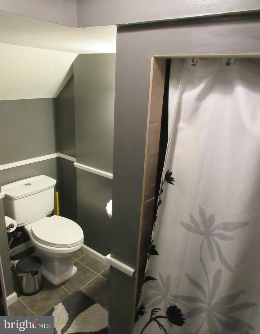7839 Charlesmont Road Baltimore, MD 21222 - Photo 8 of 16 Bath