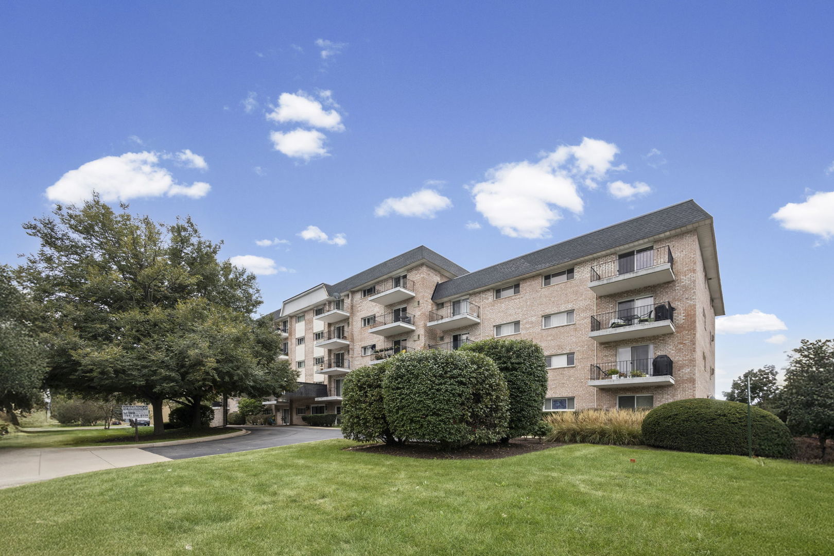 1000 South Lorraine Road, Unit 110 Wheaton, IL 60189 - Photo 18 of 23 Gallery Image 18