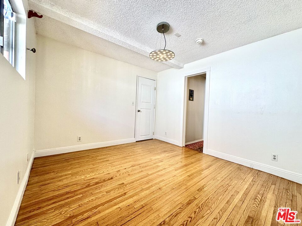 11122 Exposition Boulevard Los Angeles, CA 90064 - Photo 8 of 11