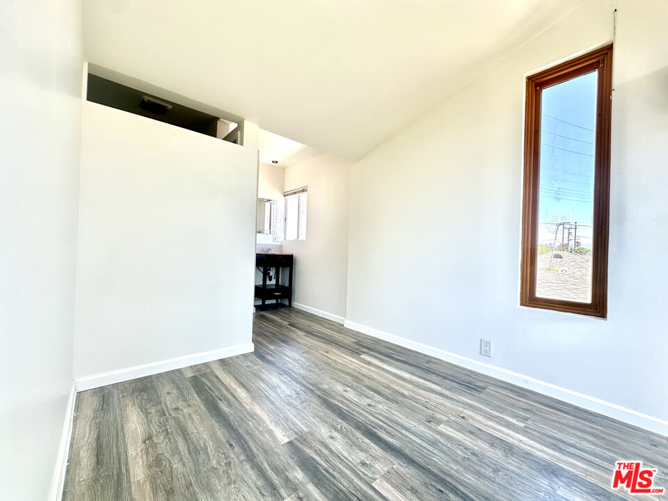 11122 Exposition Boulevard Los Angeles, CA 90064 - Photo 9 of 11
