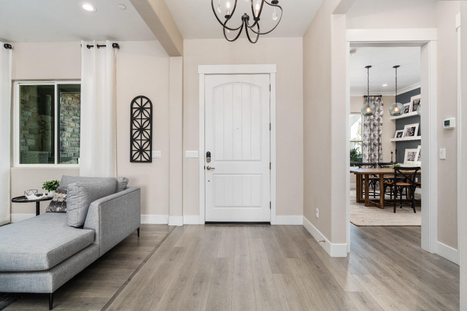 1754 Lester Avenue Clovis, CA 93619 - Photo 3 of 59