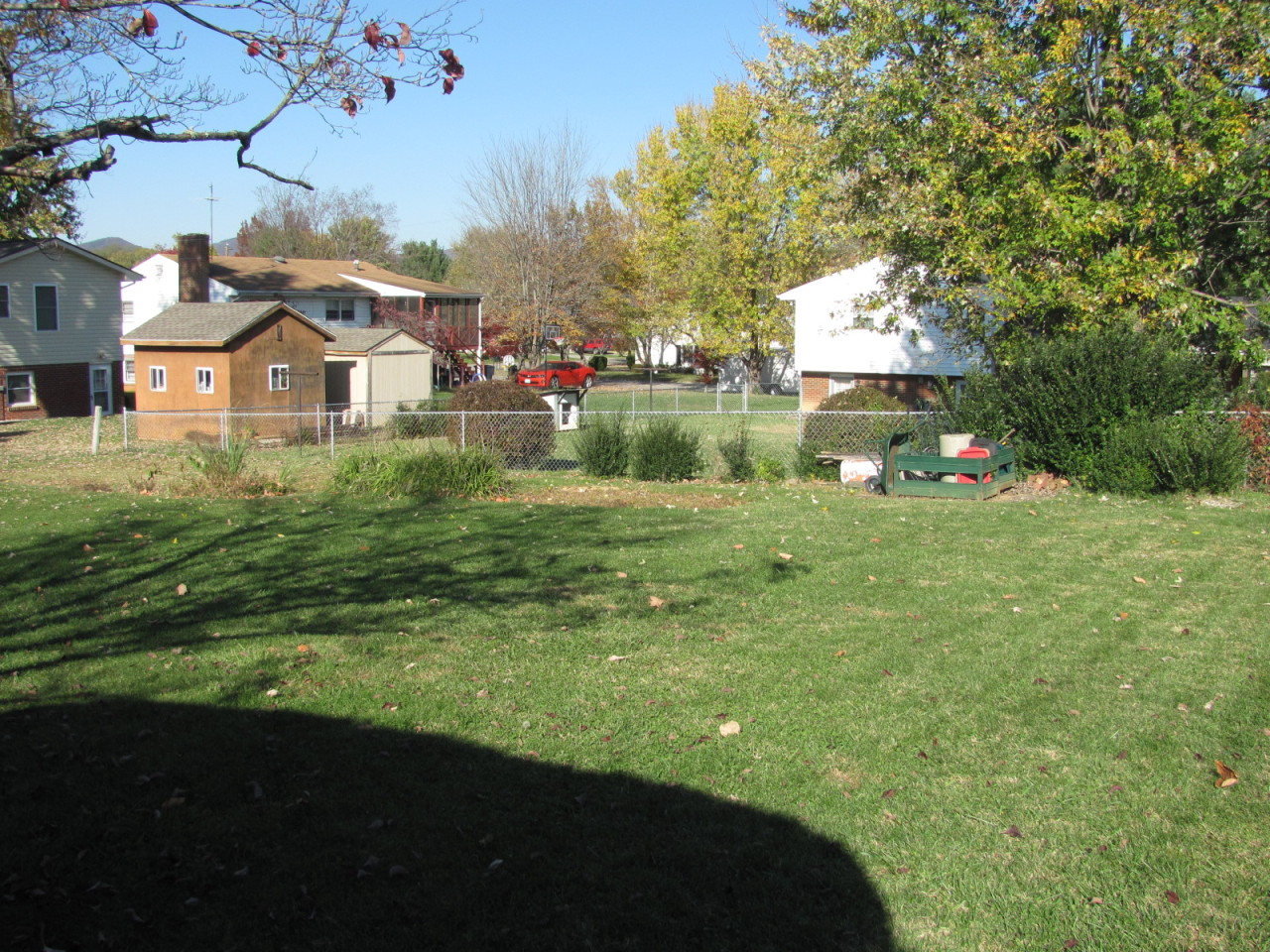 2429 Laura Road Northwest Roanoke, VA 24017 - Photo 21 of 22 Level back yard