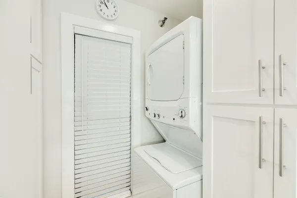 $359,000 | 7700 Seawall Boulevard, Unit 302, Galveston, TX 77551