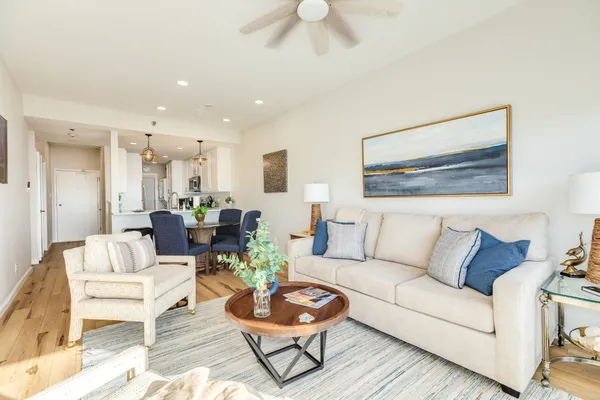 $359,000 | 7700 Seawall Boulevard, Unit 302, Galveston, TX 77551