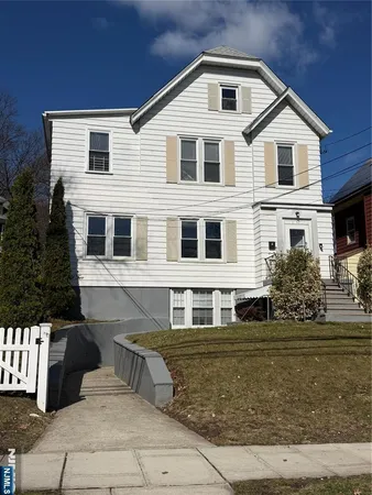 $1,650 | 52 Orient Way, Unit GROUND LEVEL, Rutherford, NJ 07070