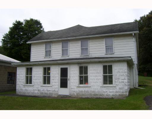 1332 Chicora Road Chicora, PA 16025 - Photo 1 of 8 Exterior Front.