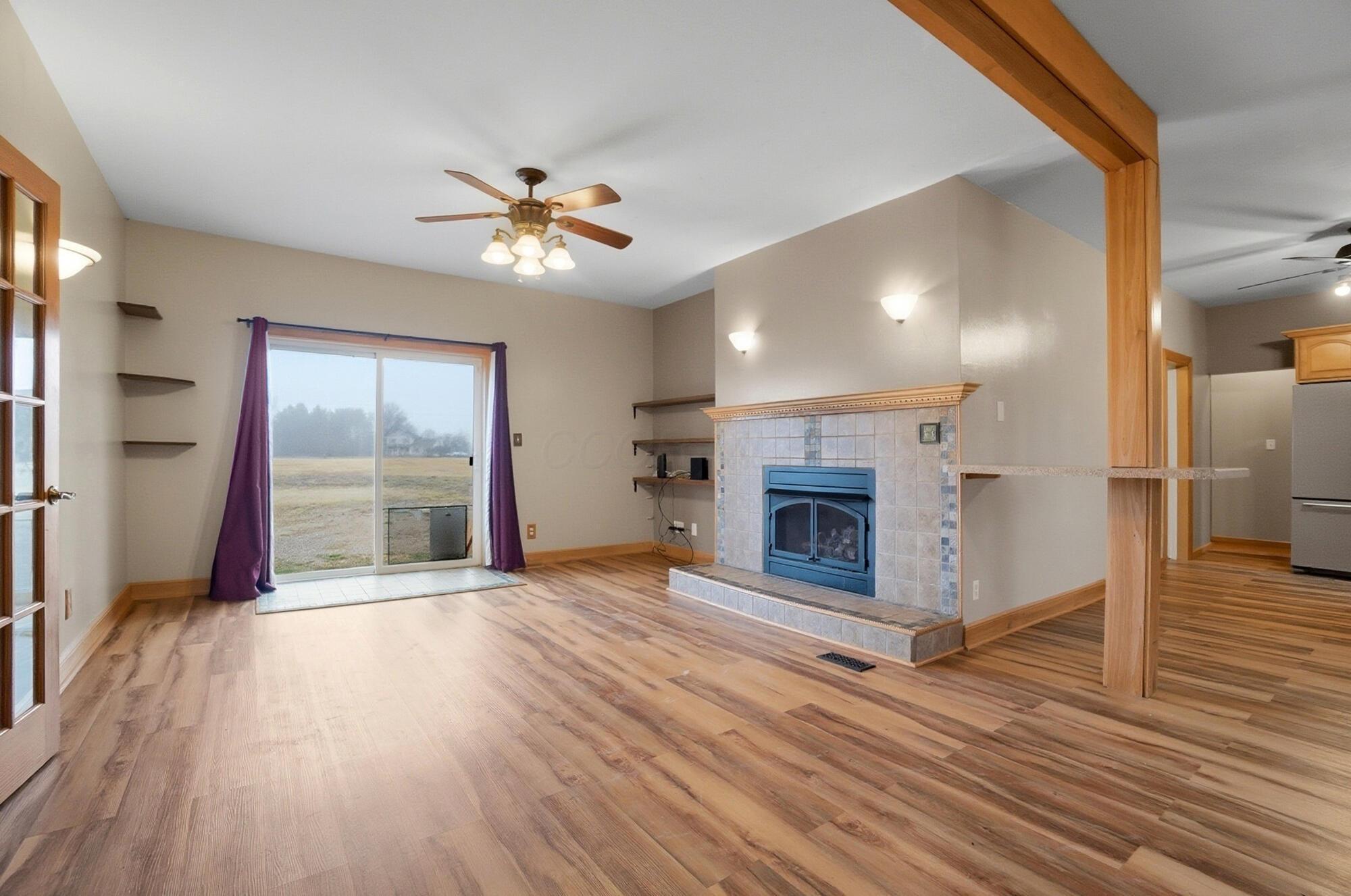 4840 Tschopp Road Northeast Lancaster, OH 43130 - Photo 10 of 58 Great Room - 4840 Tschopp Road NE, Lancaster, OH 43130
