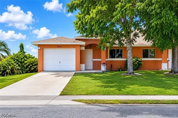 $1,900 | 10741 Robinson Street, Fort Myers, FL 33908