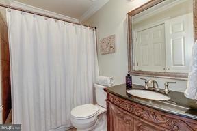3233 Fox Mill Road Oakton, VA 22124 - Photo 22 of 30 Bath