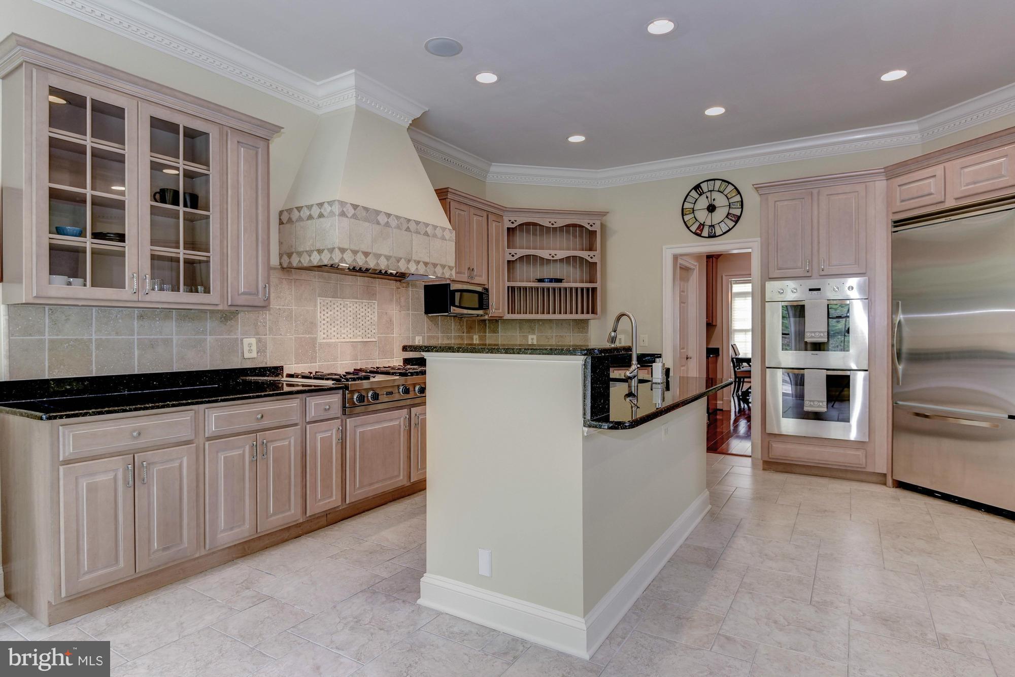 3233 Fox Mill Road Oakton, VA 22124 - Photo 8 of 30 Kitchen