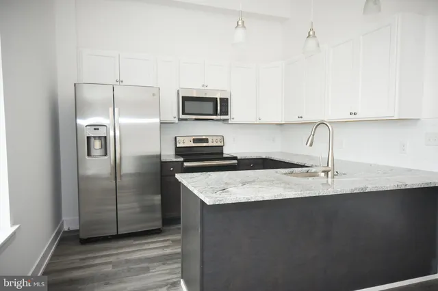 $1,475 | 6164-66 Ridge Avenue, Unit 301, Philadelphia, PA 19128