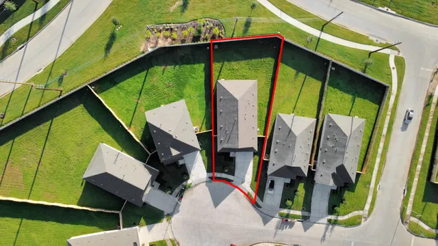 a view of an outdoor space