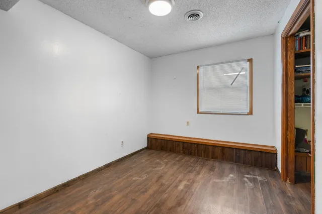 $325,000 | 845 3rd Avenue Northwest, Plainview, MN 55964