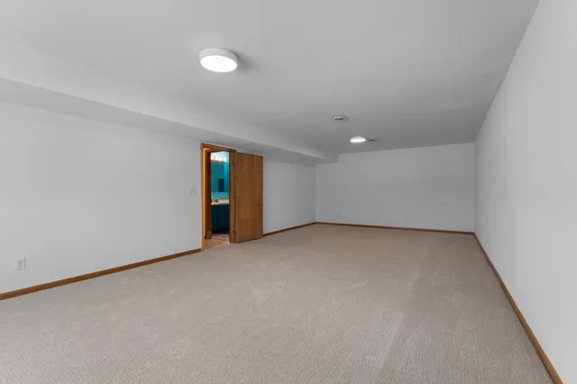 $325,000 | 845 3rd Avenue Northwest, Plainview, MN 55964