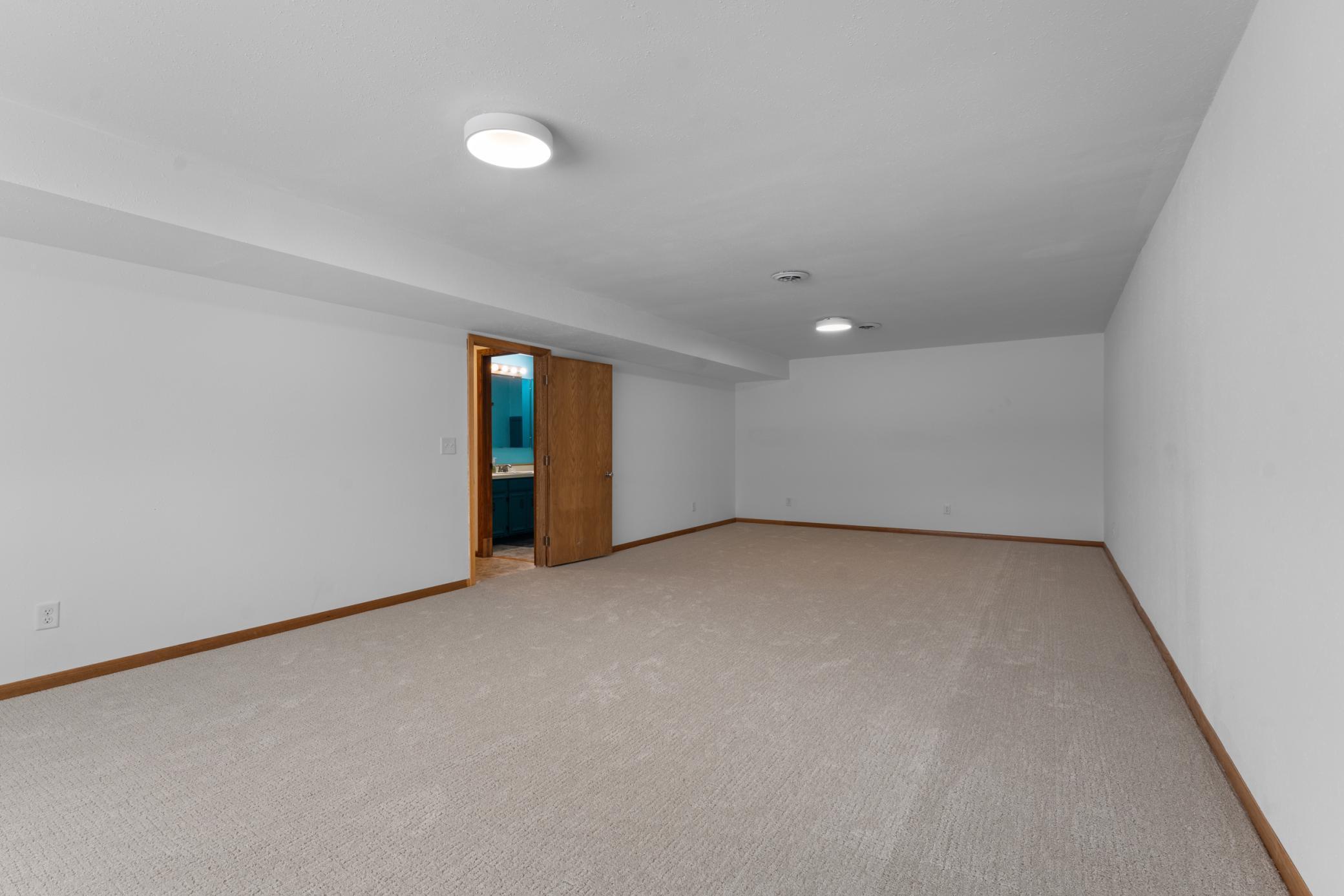 845 3rd Avenue Northwest Plainview, MN 55964 - Photo 21 of 30