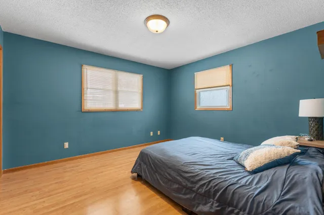 $325,000 | 845 3rd Avenue Northwest, Plainview, MN 55964