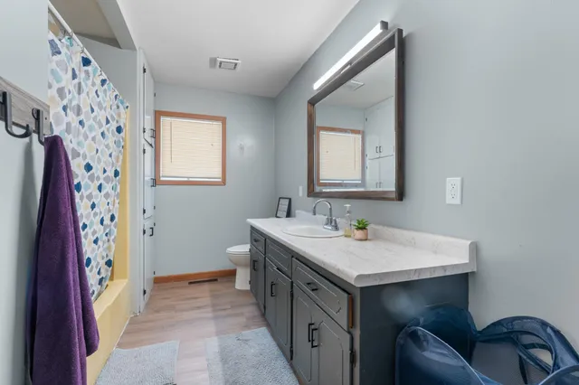 $325,000 | 845 3rd Avenue Northwest, Plainview, MN 55964