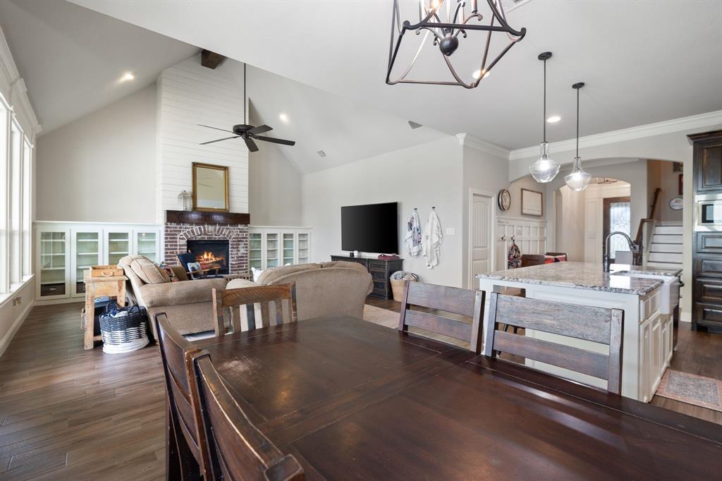 2103 Cash Point Court Granbury, TX 76049 - Photo 14 of 38