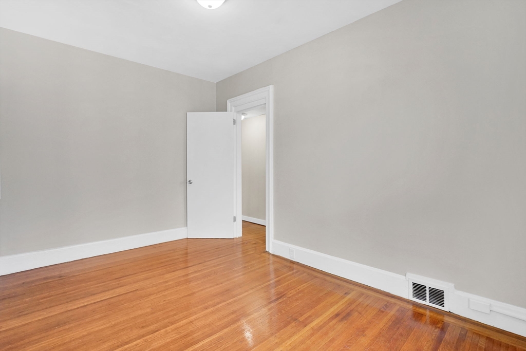 52 Thompson Street Springfield, MA 01109 - Photo 36 of 37 Gallery Image 36