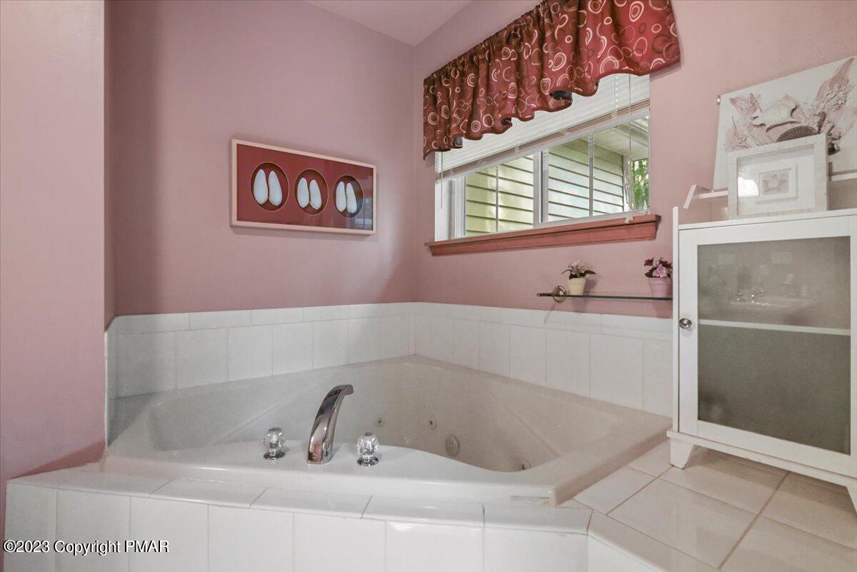 105 Alford Court Bushkill, PA 18324 - Photo 27 of 64 19-Photo Oct 16 2020, 9 37 06 PM