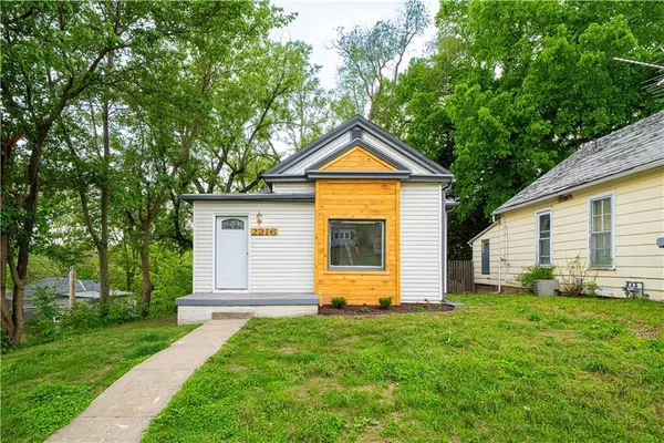 $154,900 | 2216 Main Street, St. Joseph, MO 64505