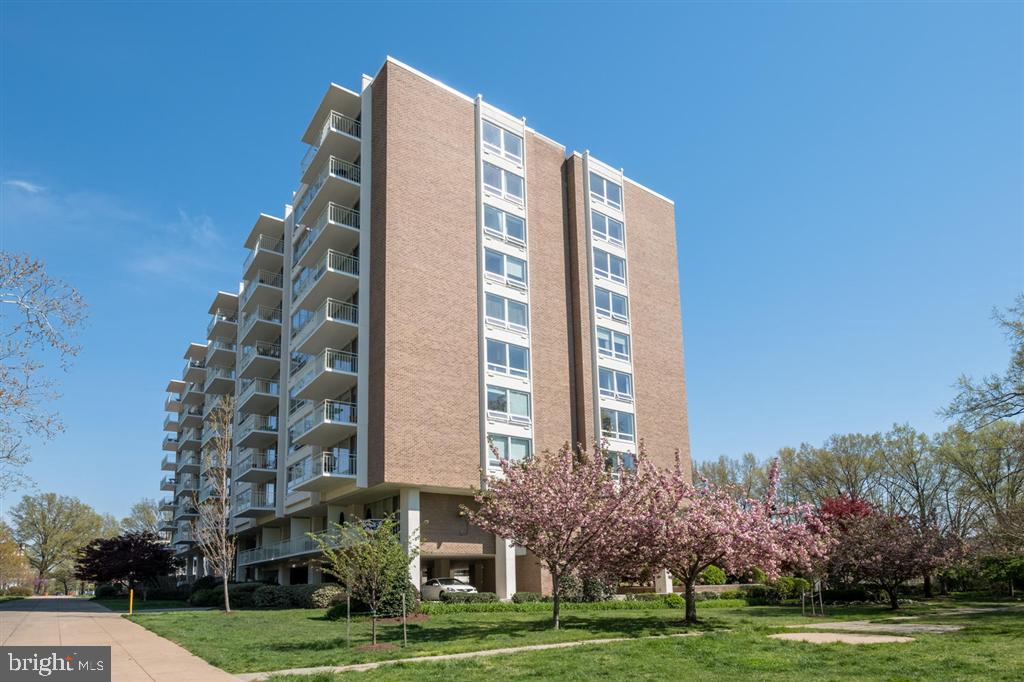 1425 4th Street Southwest, Unit A801 Washington, DC 20024 - Photo 1 of 19 a front view of a building