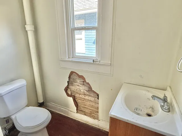 $79,900 | 805 North Goodlet Avenue, Indianapolis, IN 46222