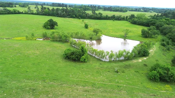 $974,900 | 5189 County Road 4550, Pennington, TX 75856