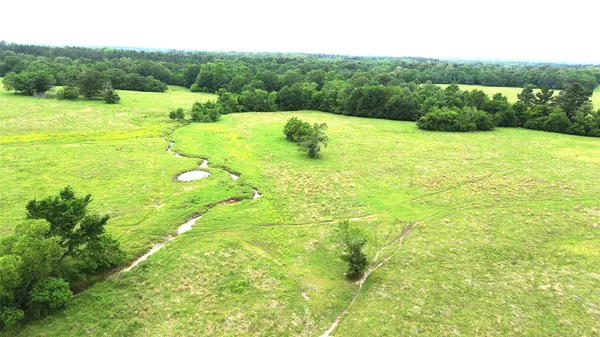 $974,900 | 5189 County Road 4550, Pennington, TX 75856