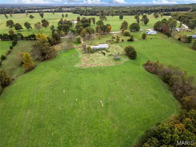 $198,500 | 21269 Bangor Road, Crocker, MO 65452