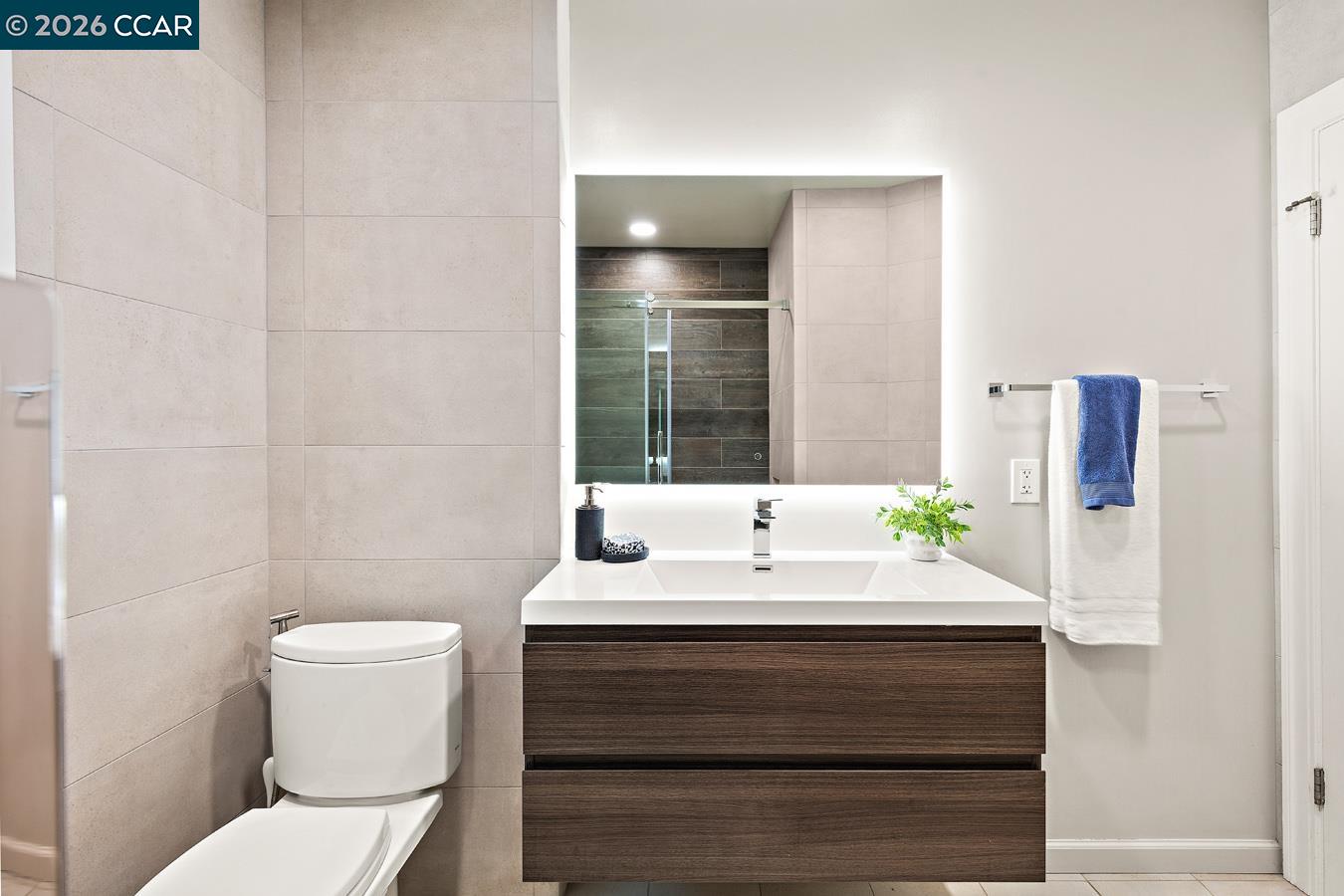 85 Ardmore Road Kensington, CA 94707 - Photo 40 of 45 a bathroom with a sink toilet vanity and tub