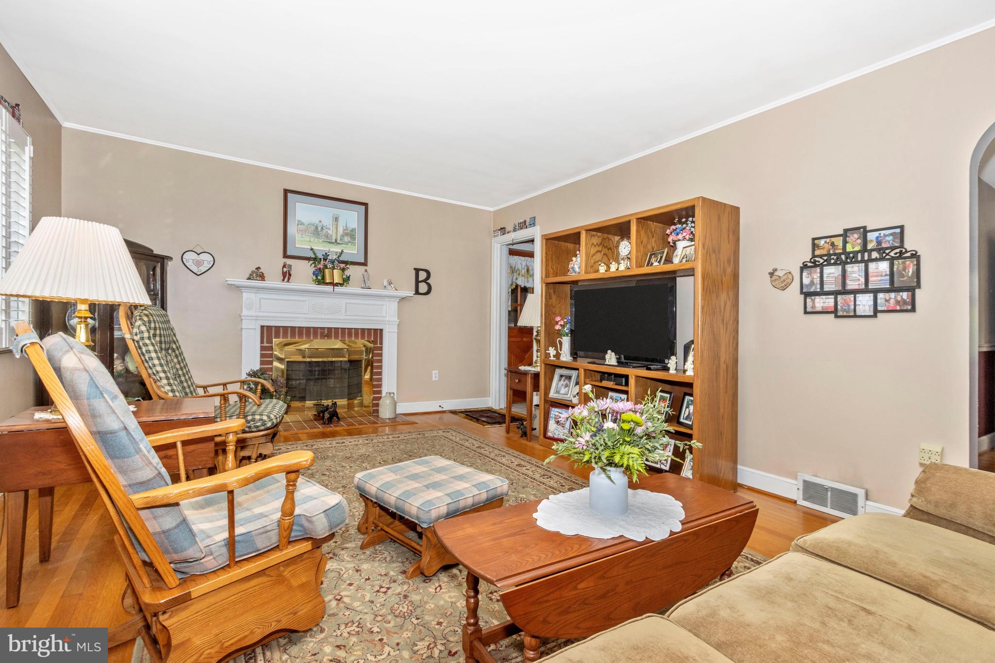 6028 Linganore Road Frederick, MD 21701 - Photo 7 of 53 Living Room