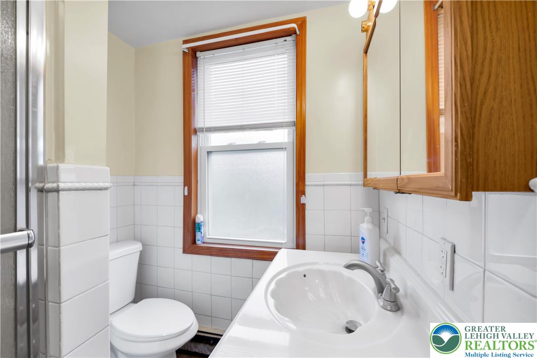 1211 Mechanic Street Bethlehem, PA 18015 - Photo 15 of 28