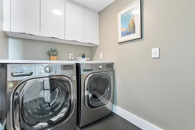 $1,237,000 | 2889 McFarlane Road, Unit 902, Miami, FL 33133