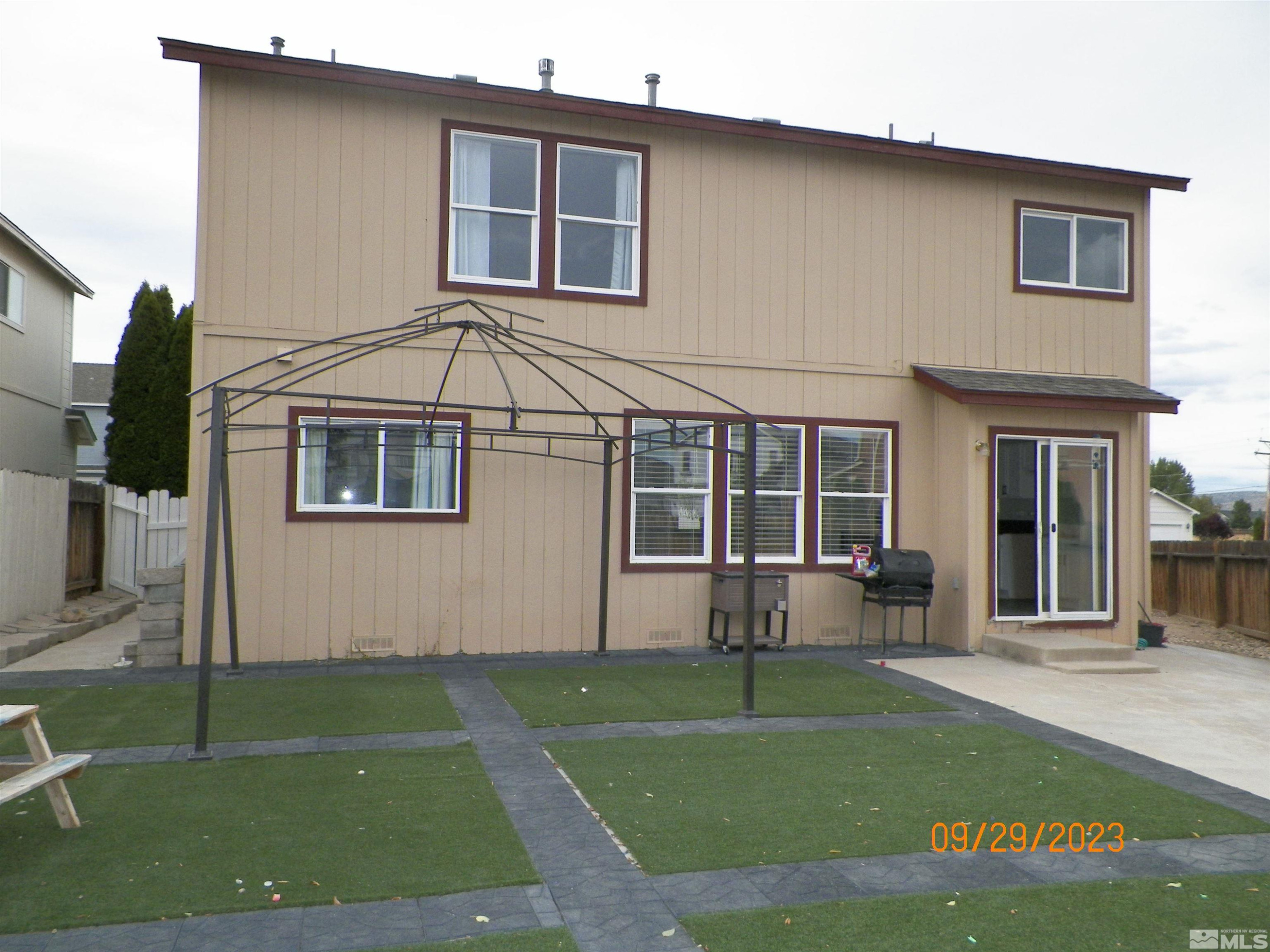 9696 Autumn Leaf Way Reno, NV 89506 - Photo 32 of 40 Photo 32