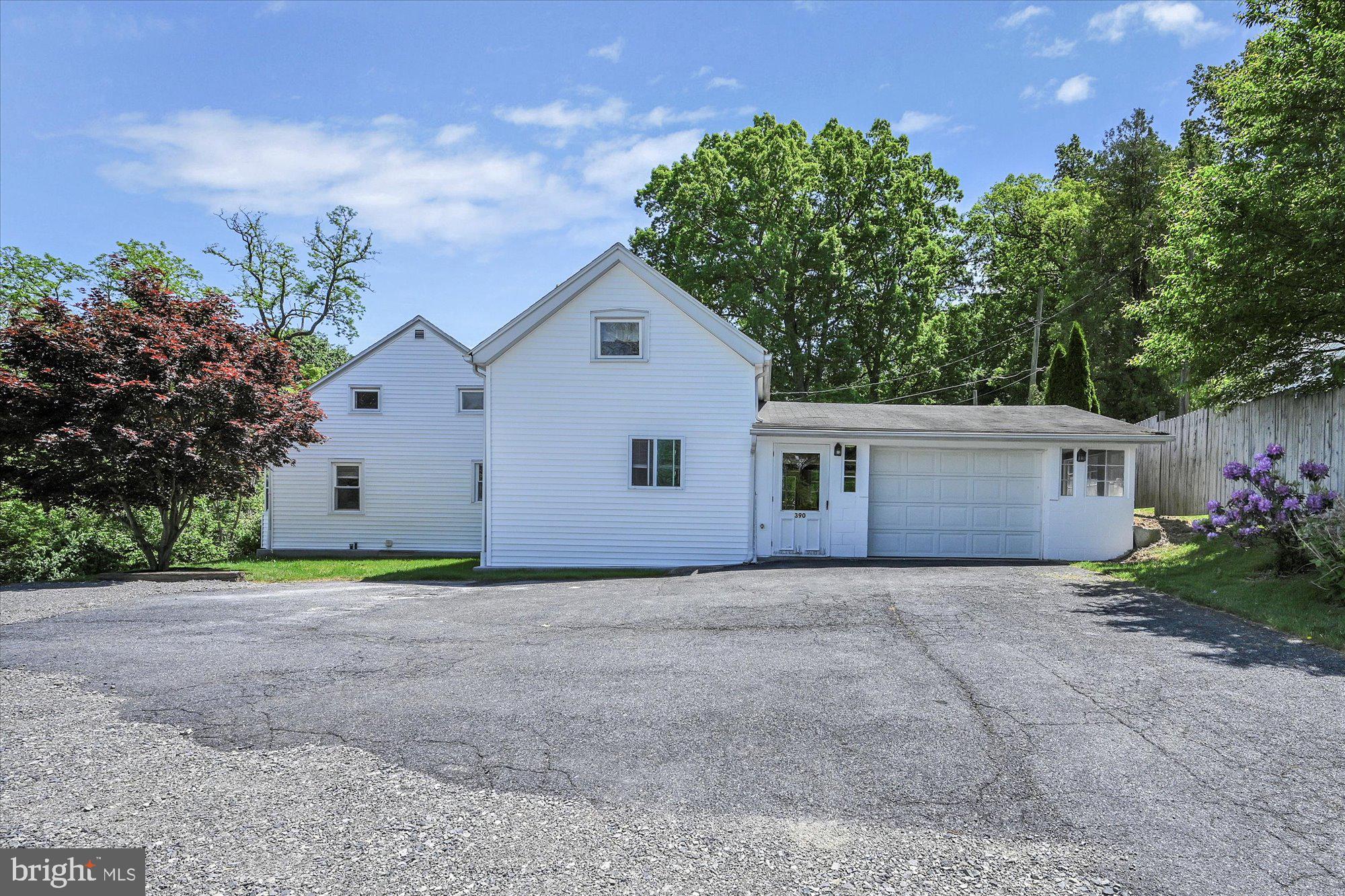 390 South Lancaster Street Lebanon, PA 17046 - Photo 2 of 28 Gallery Image 2