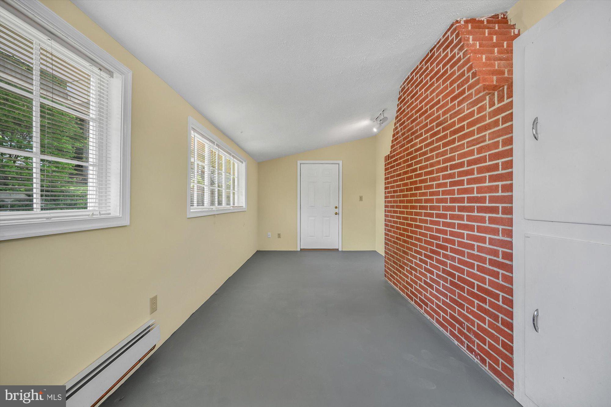 390 South Lancaster Street Lebanon, PA 17046 - Photo 7 of 28 Gallery Image 7