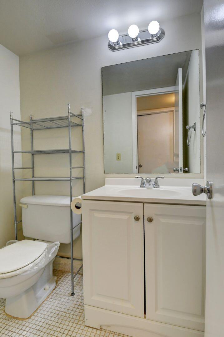 505 Mansfield M Boca Raton, FL 33434 - Photo 17 of 43 1/2 Bathroom