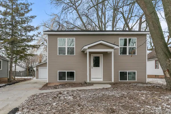 $295,900 | 305 West Smith Avenue, Oshkosh, WI 54901